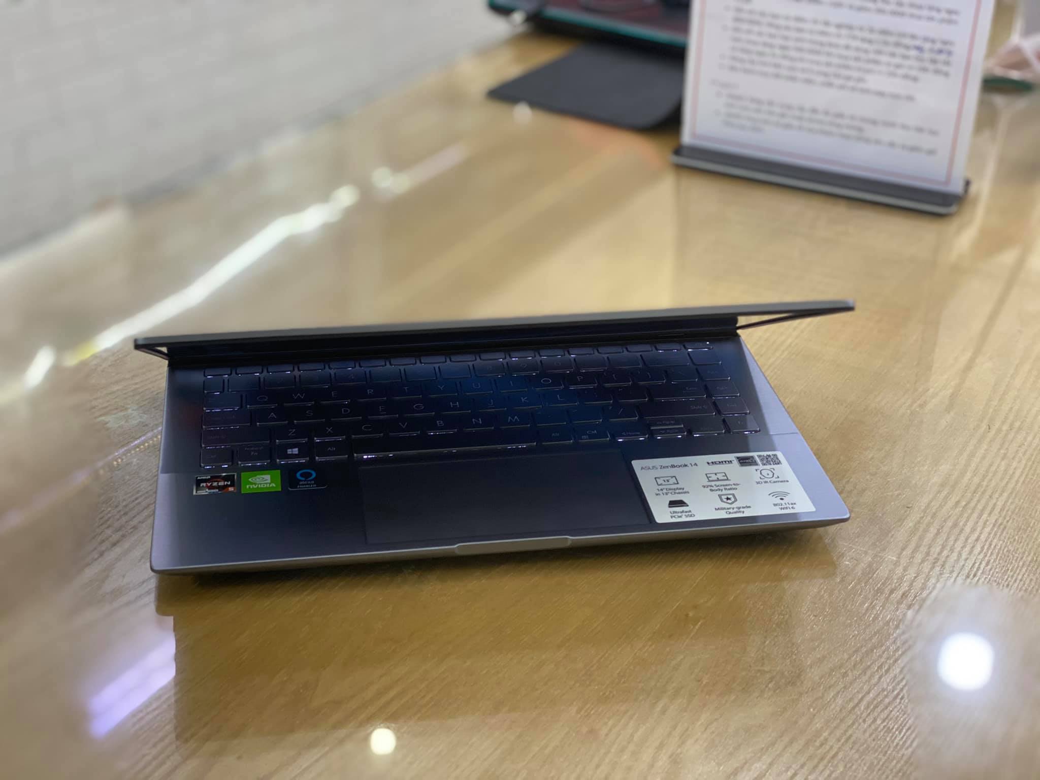 Laptop Asus ZenBook 14 Q407IQ-1.jpg